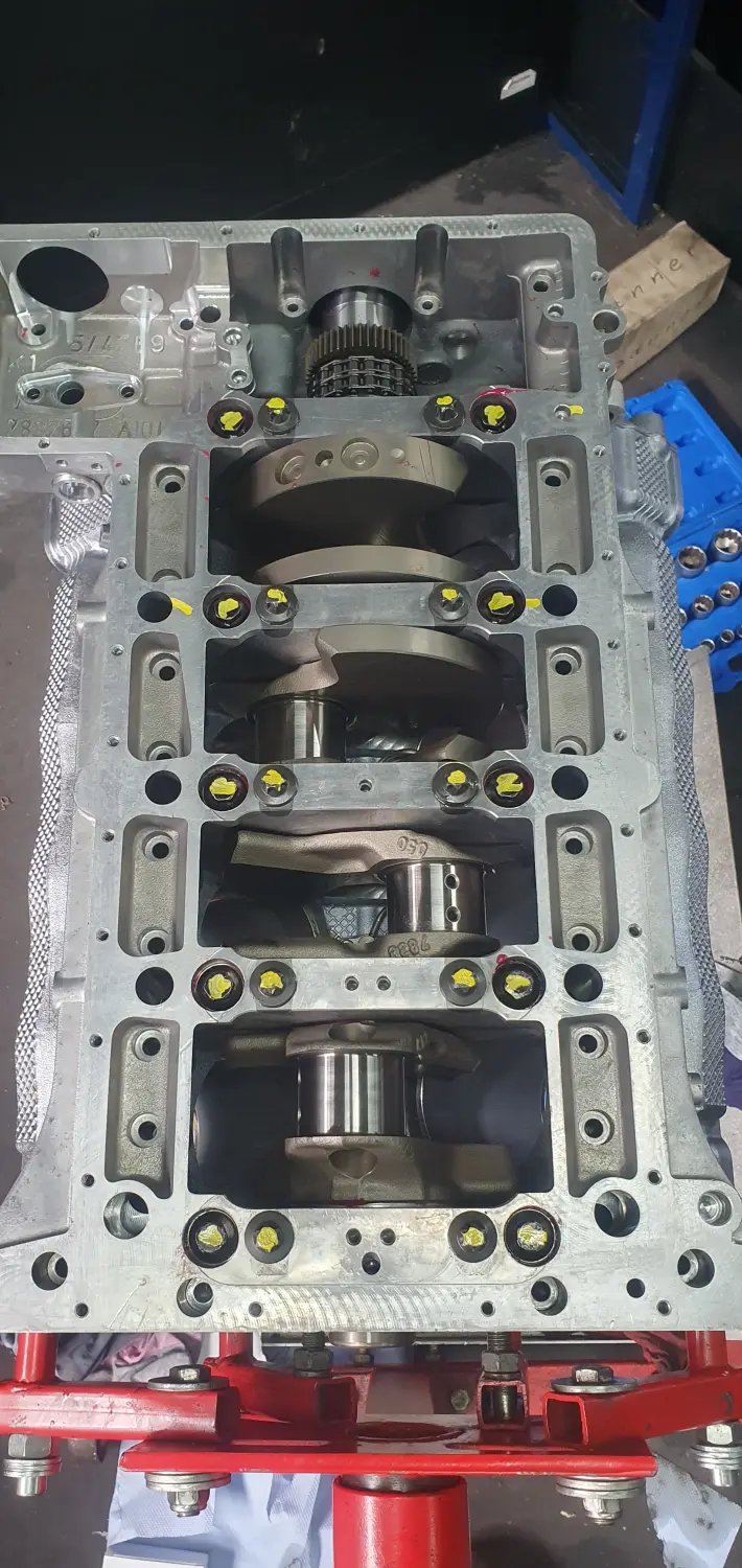 Revision eines Motors durch Fahrzeug- und Motorentechnik Vaas GmbH