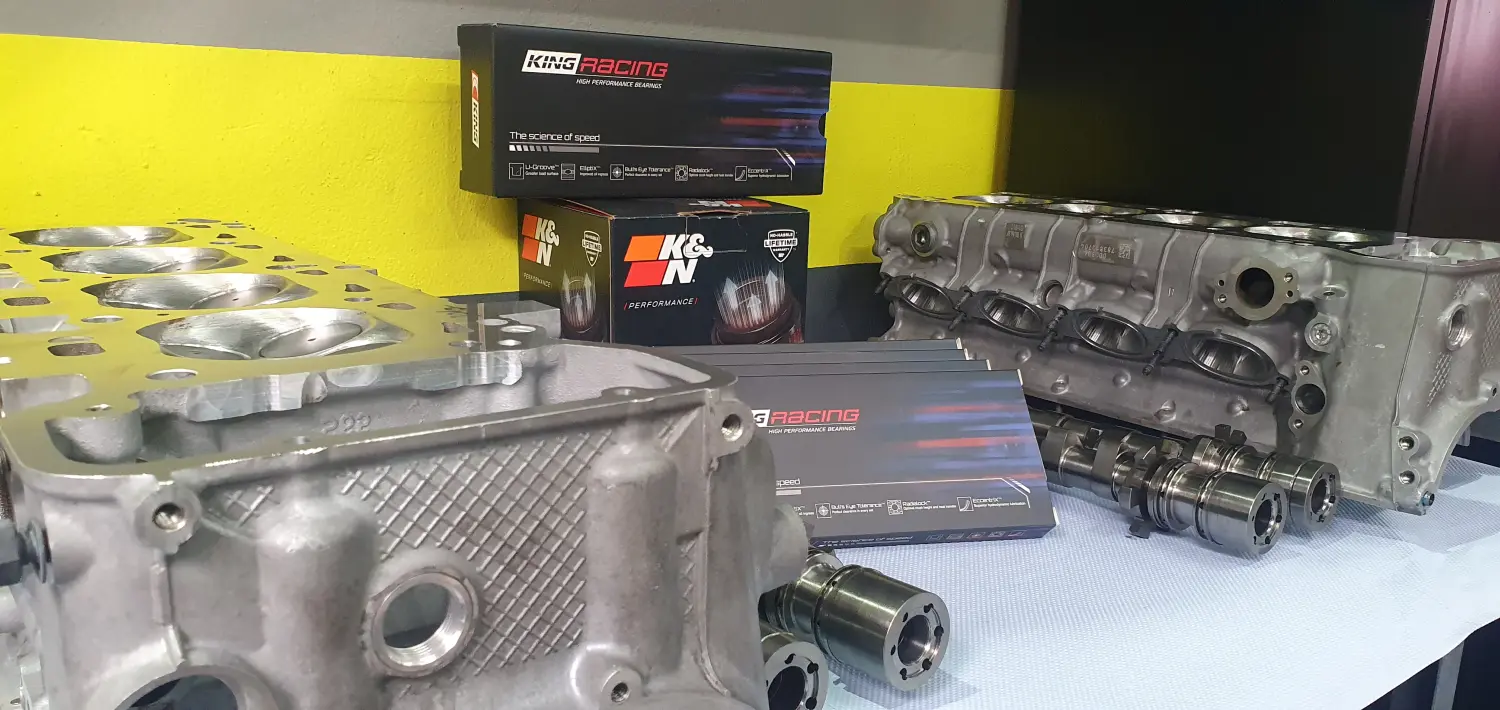 Revision eines Motors durch Fahrzeug- und Motorentechnik Vaas GmbH
