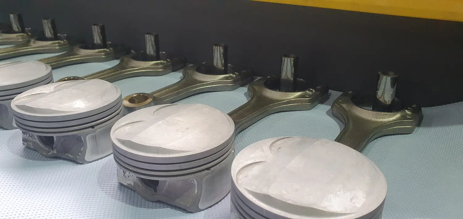 Revision eines Motors durch Fahrzeug- und Motorentechnik Vaas GmbH