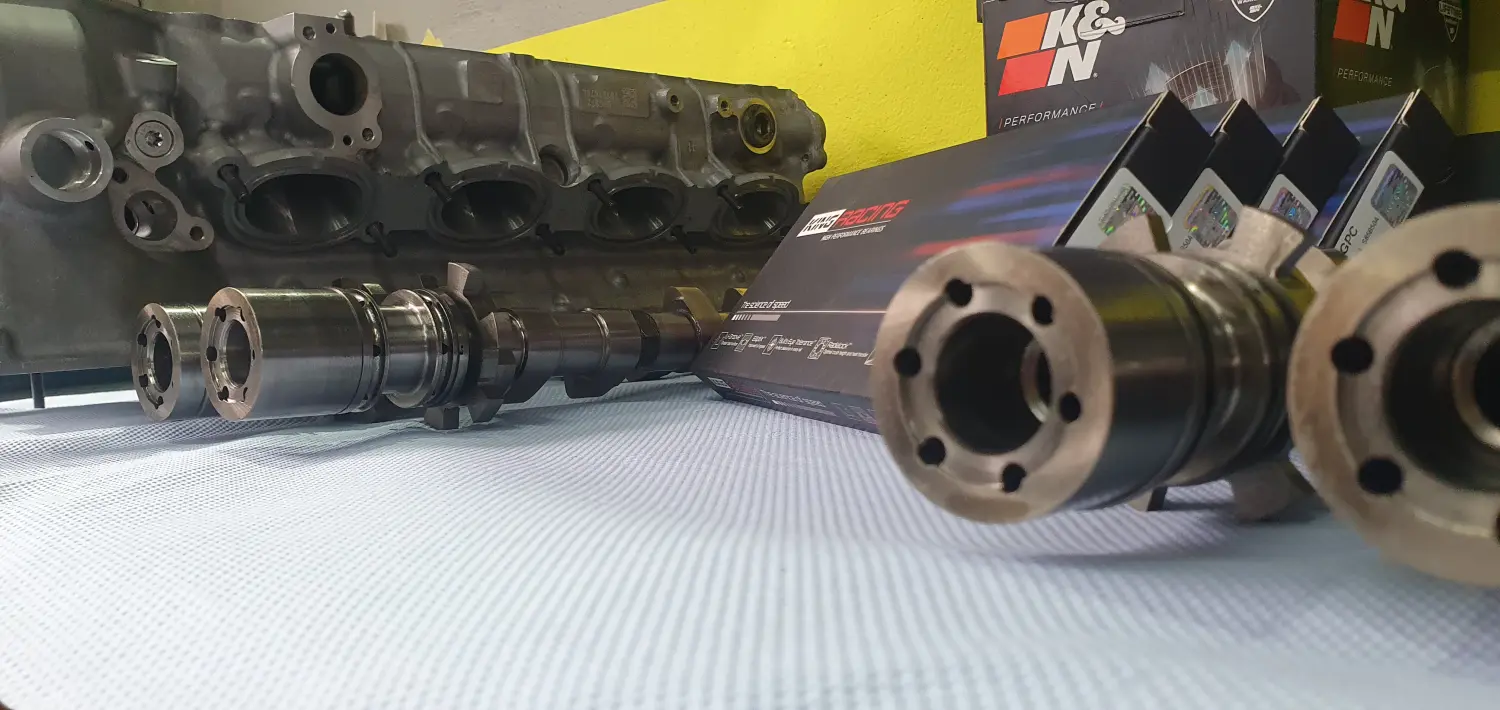 Revision eines Motors durch Fahrzeug- und Motorentechnik Vaas GmbH