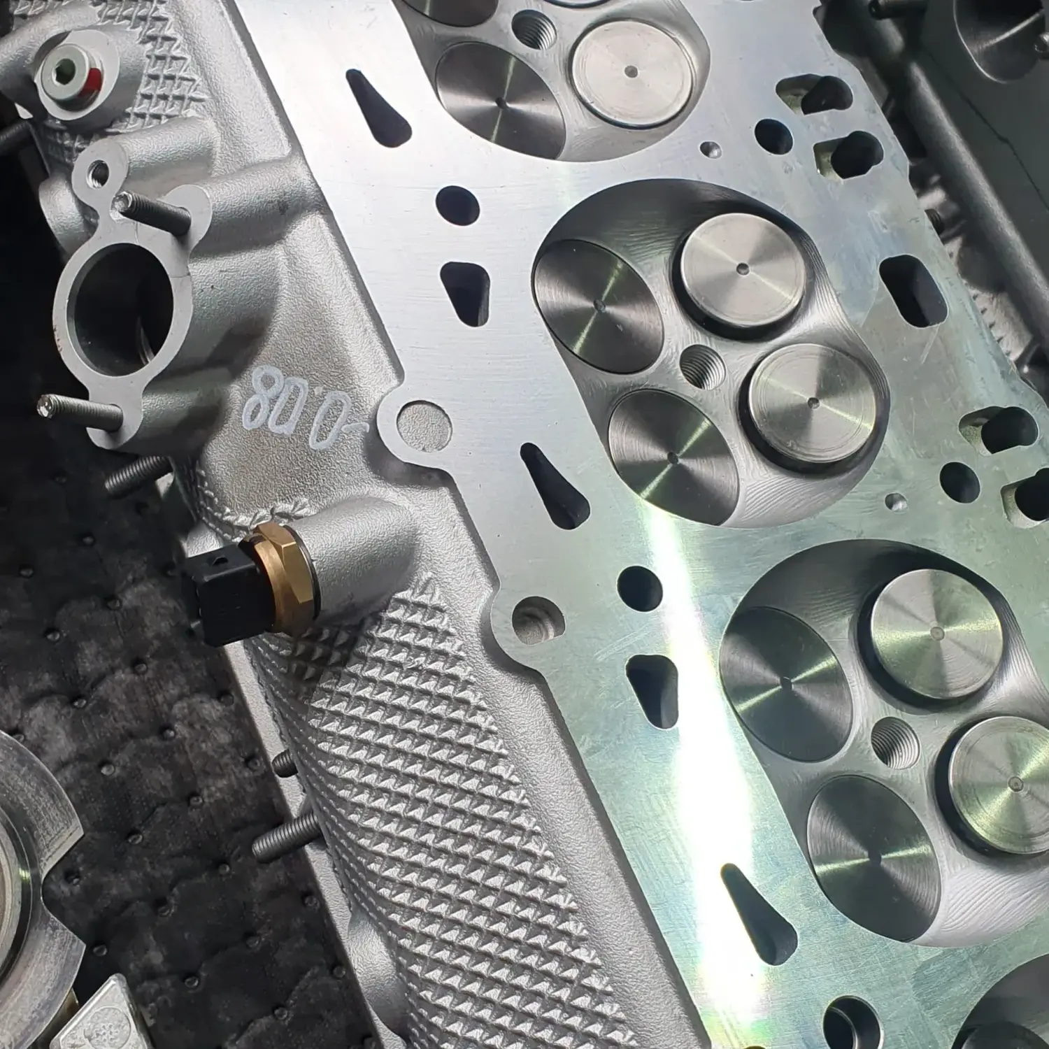 Zylinderkopfbearbeitung durch Fahrzeug- und Motorentechnik Vaas GmbH